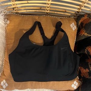 Nike dri fit sports bra medium